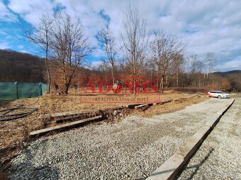 Predám stavebný pozemok 1000m2 Kysak, elektrika pred pozemko - 4