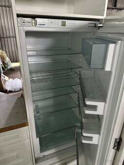 Moderná kuchynská linka so spotrebičmi - 4