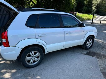Hyundai Tucson - 4