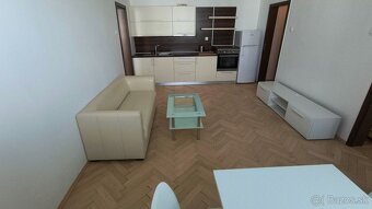 Na prenájom 2,5-izbový byt – Komárnická ul., Bratislava II – - 4