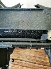 Predám novú stredovú konzolu na Mazda 6 - 4