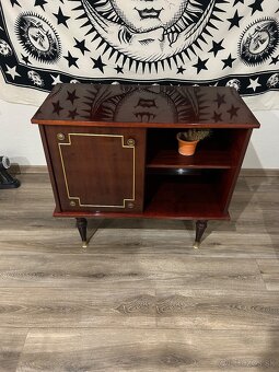 Veľmi zachovalý rumunský nábytok - 4