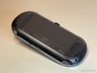 PS Vita Crystal Black OLED + 8GB pamäť + krabica + puzdro - 4