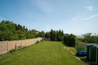 Nadštandardný dom s veľkým pozemkom - Pereš - Predaj - 4