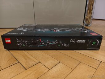 Nové LEGO® 42171 Mercedes-AMG F1 W14 E Performance - 4
