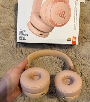 Bluetooth sluchadla JBL LIVE 670 NC - 4