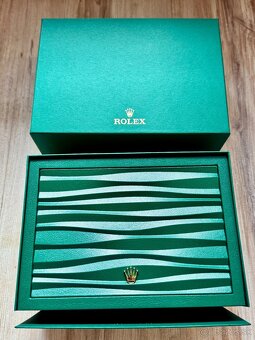 Rolex Oyster Perpetual 41mm Green - 4