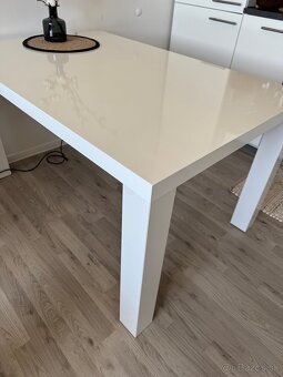 Jedálenský stôl - biely - 4