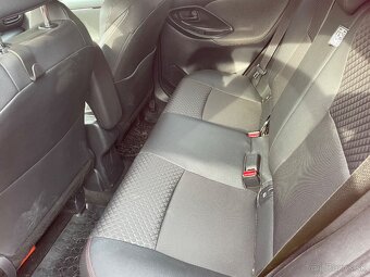 Predám Toyotu Yaris Hybrid - 4