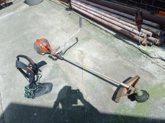 Predám profi krovinorez Oleo Mac bc430T - 4