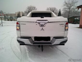 Predám chrómové kryty zadných svetiel MITSUBISHI L200. - 4