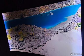 Samsung 65" SUHD 4K Zakrivená Smart TV UE65JS8502 3D tv - 4