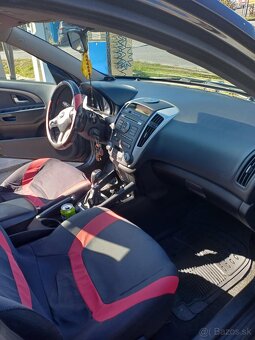 Kia Ceed - 4