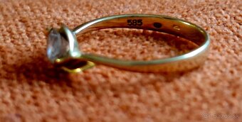 zlaty prsten 14k. 585/1000 Váha - 1.85gr - 4