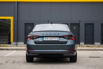 Škoda Superb 2.0 TDI SCR Sportline DSG - 4