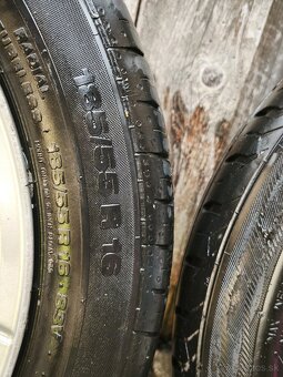 Predávam originál Volkswagen elektróni 16 letné pneumatiky - 4