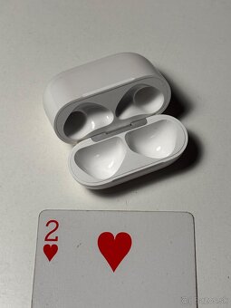 Apple AirPods 4 (ANC) - 4