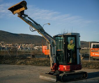 Bager Takeuchi TB23 + vrták + kladivo + 4 lyžice. - 4