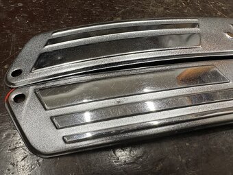 Predám bočné lišty nádrže s nápisom JAWA 350/634 - 4