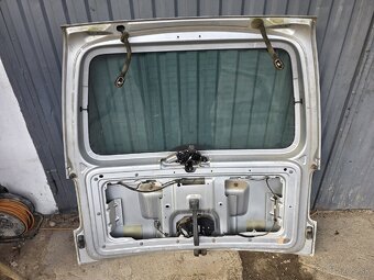 VW Caddy 03-14 zadné kufrové dvere - 4