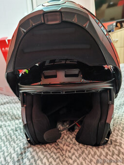 Vyklápacia prilba - 4