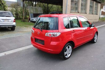 Mazda2 Mazda 2 typ DY 1.25i 55kw rok 2007 strieborna - 4