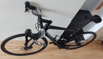 Karbonový cestný bicykel CUBE Attain GTC SL Disc - 4