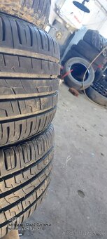 195/45R15  barum - 4