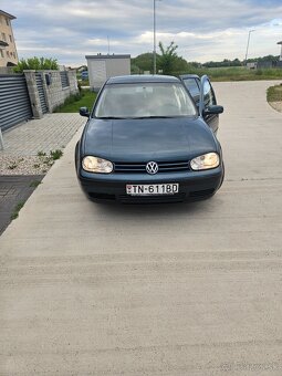 Volkswagen golf - 4
