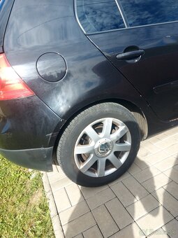 Wolsvagen golf 5 85.kw 1.6 benzín 6 rýchlostný manual - 4