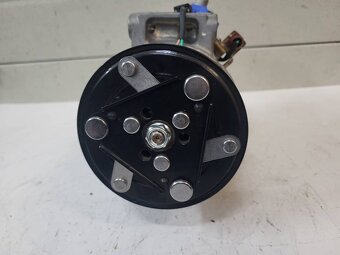 Klima kompresor 3q0816803e novy skoda seat volkswagen - 4