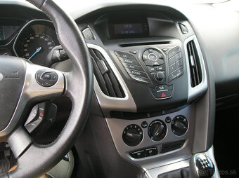 Ford Focus 1,6 benzín - 4