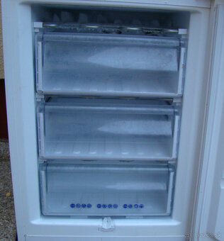 Kombinovaná chladnička Whirlpool A - 4