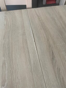 Jedálenský set (stol + 4 stoličky) - 4