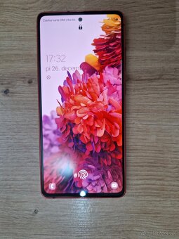 Samsung galaxy s20 FE - red - 4