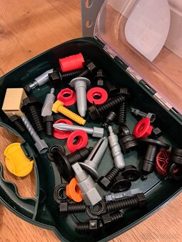 Stol s naradim, kamion s naradim, ... - 4