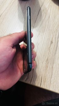 Predám IPhone 8 - 4