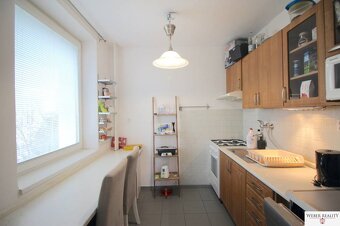 Predáme 3-izb. byt na Kramároch, ul. Na Revíne, s balkónom, - 4