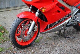 Honda VFR 750 RC36 - 4