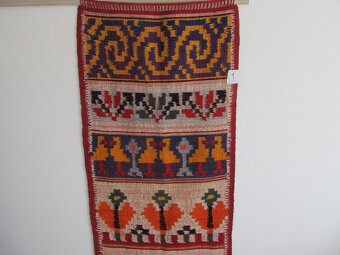 Predám staré cca 60 ročné ručne tkané závesy na stenu. - 4