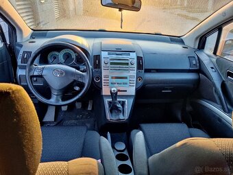 Toyota Corolla Verso - 4