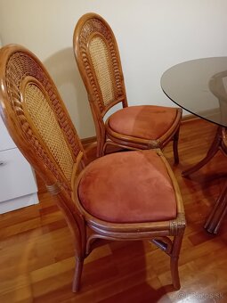 Jedalensky stol a stolicky - 4