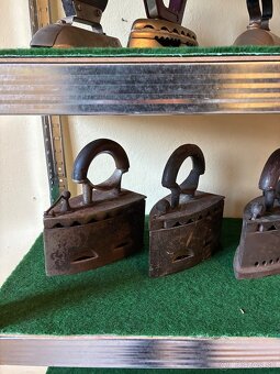 Starožitná žehlička- - 4