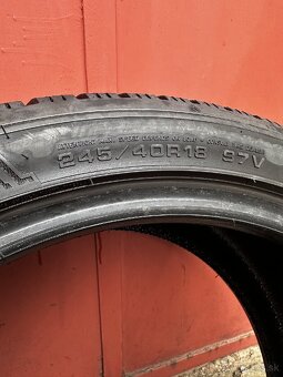 245/40 r18 - 4