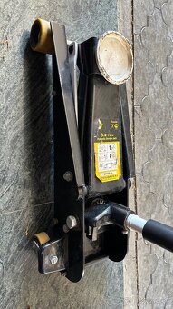 Predam profi hydraulický zdvihak na auto nosnosť 3.2 tóny ho - 4