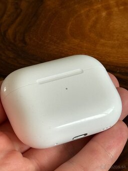 Apple AirPods Pro 2 nahradne nabijacie puzdro usb c lightnin - 4