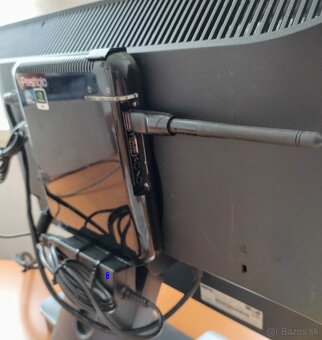 Predam miniPC s 19" LCD monitorom - 4