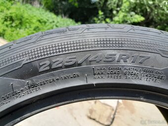 Pneu 225/45 R17 - 4