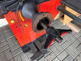 Vyvažovačka Corghi - 4