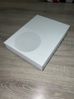 Xbox one s 1tb - 4